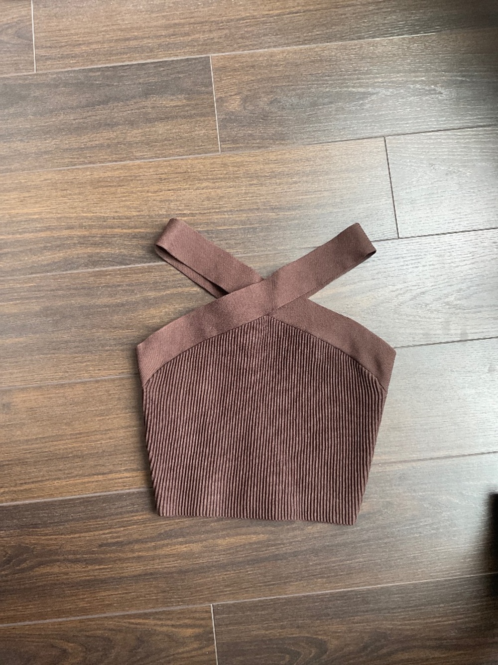 Aritzia Babaton Sculpt Knit Criss Cross Cropped Tank
